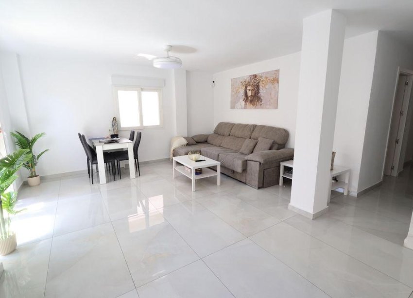 Resale - Apartament / Duplex - Torrevieja - Acequion
