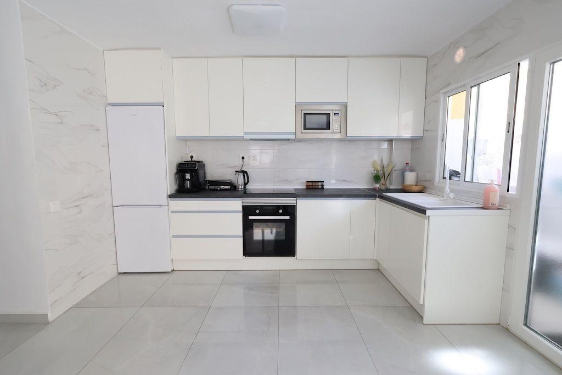 Resale - Apartament / Duplex - Torrevieja - Acequion