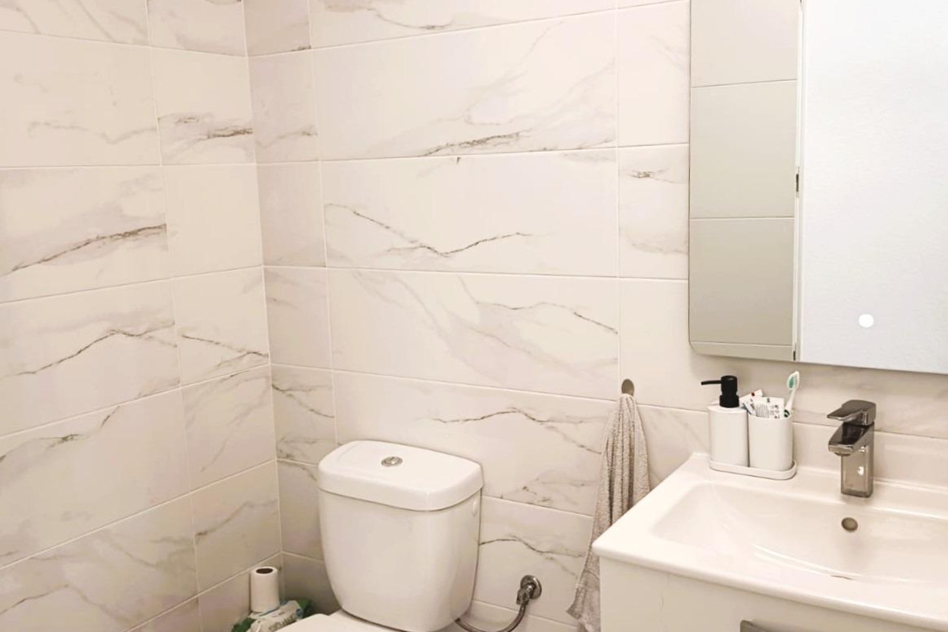 Resale - Apartament / Duplex - Torrevieja - Acequion