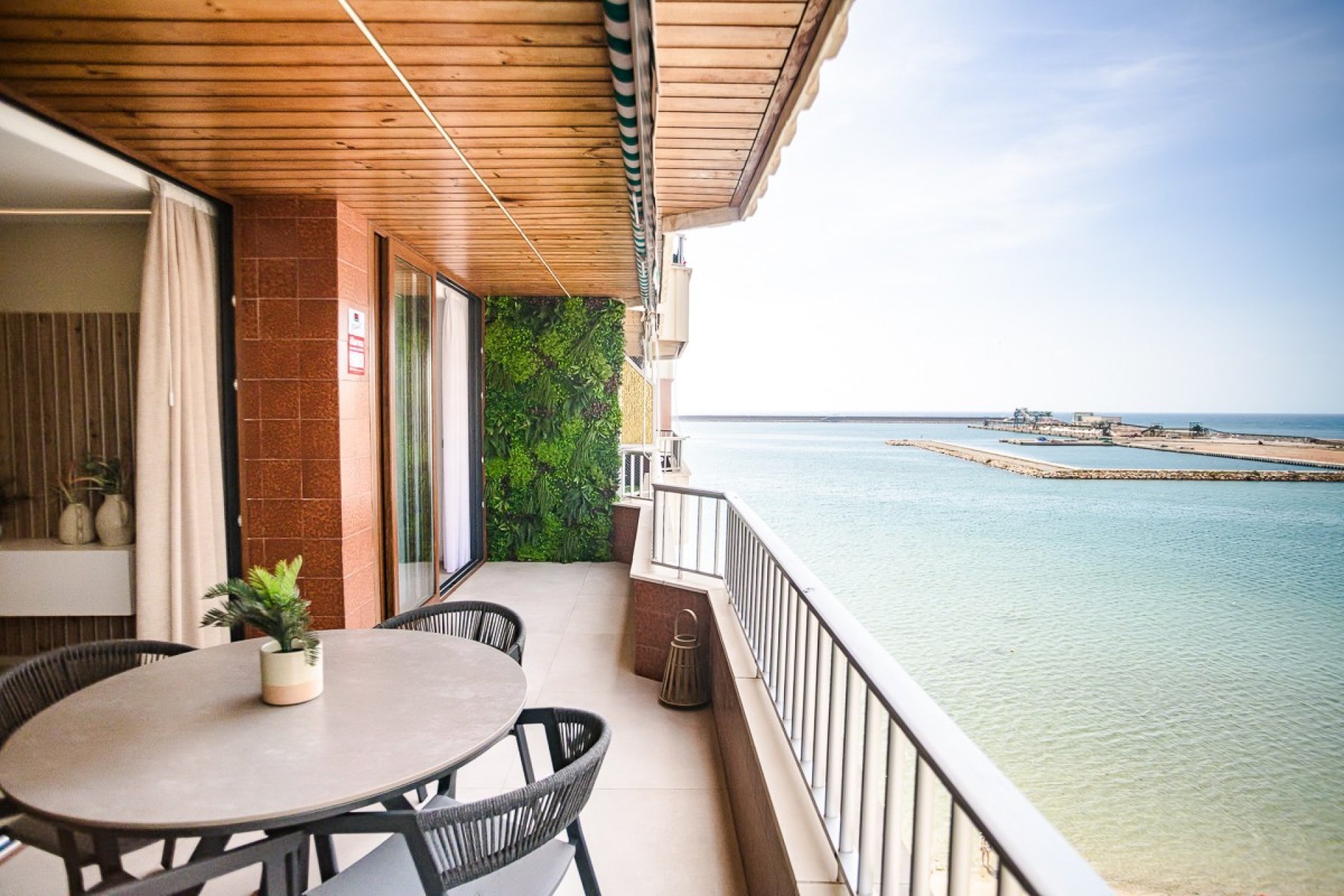 Resale - Apartament / Duplex - Torrevieja - Acequion