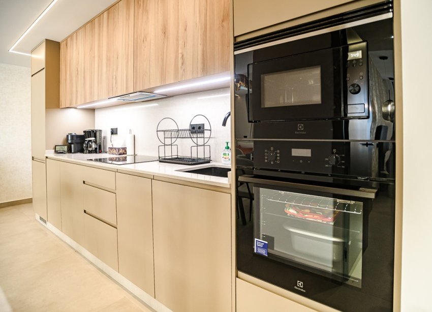 Resale - Apartament / Duplex - Torrevieja - Acequion
