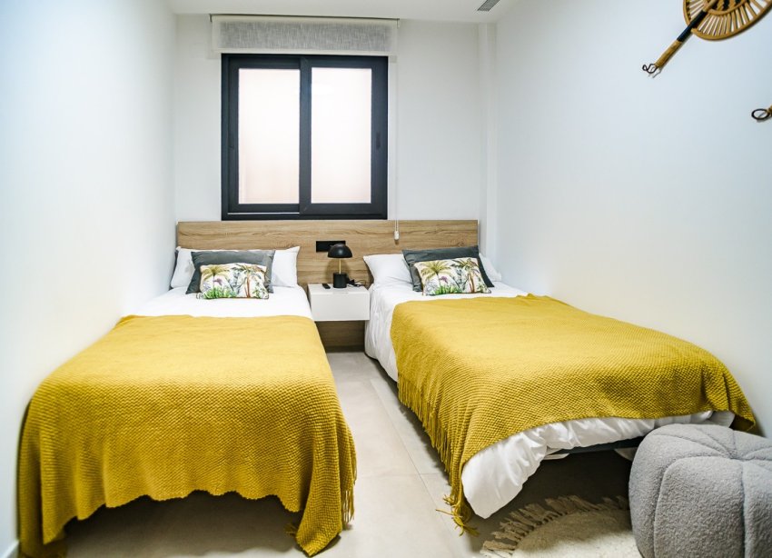 Resale - Apartament / Duplex - Torrevieja - Acequion