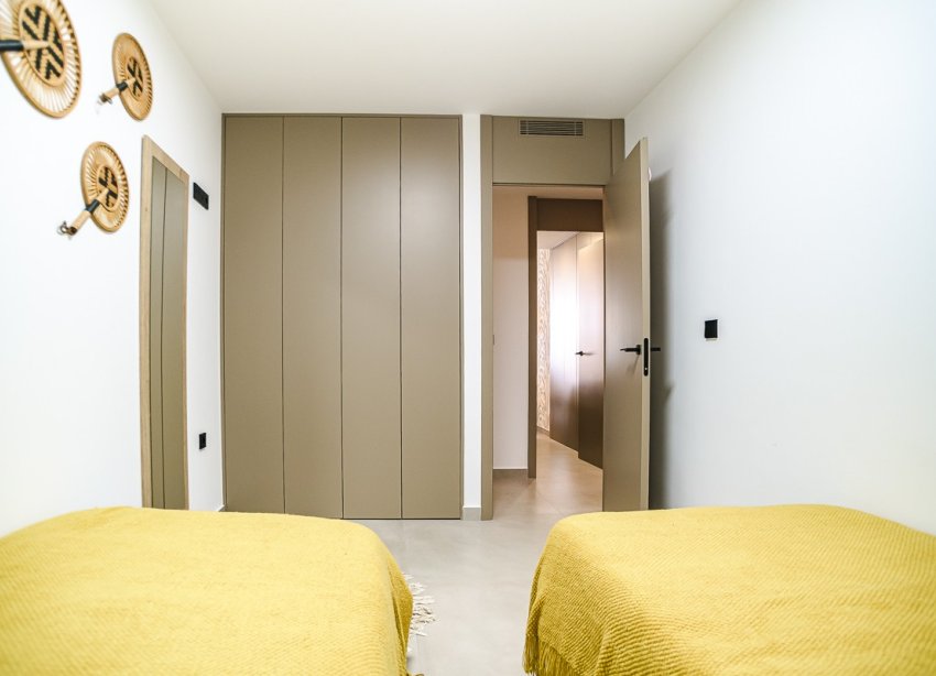 Resale - Apartament / Duplex - Torrevieja - Acequion