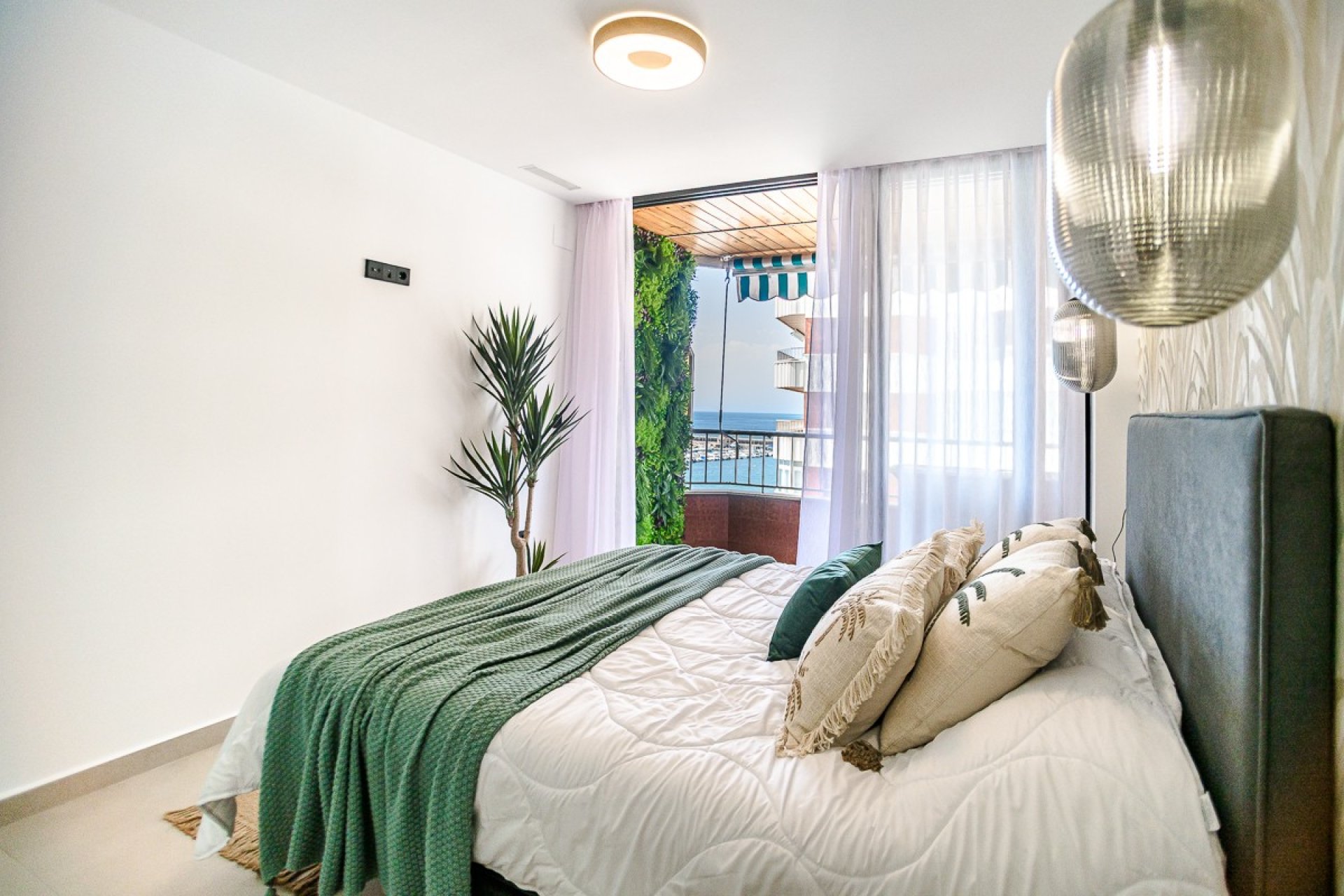 Resale - Apartament / Duplex - Torrevieja - Acequion