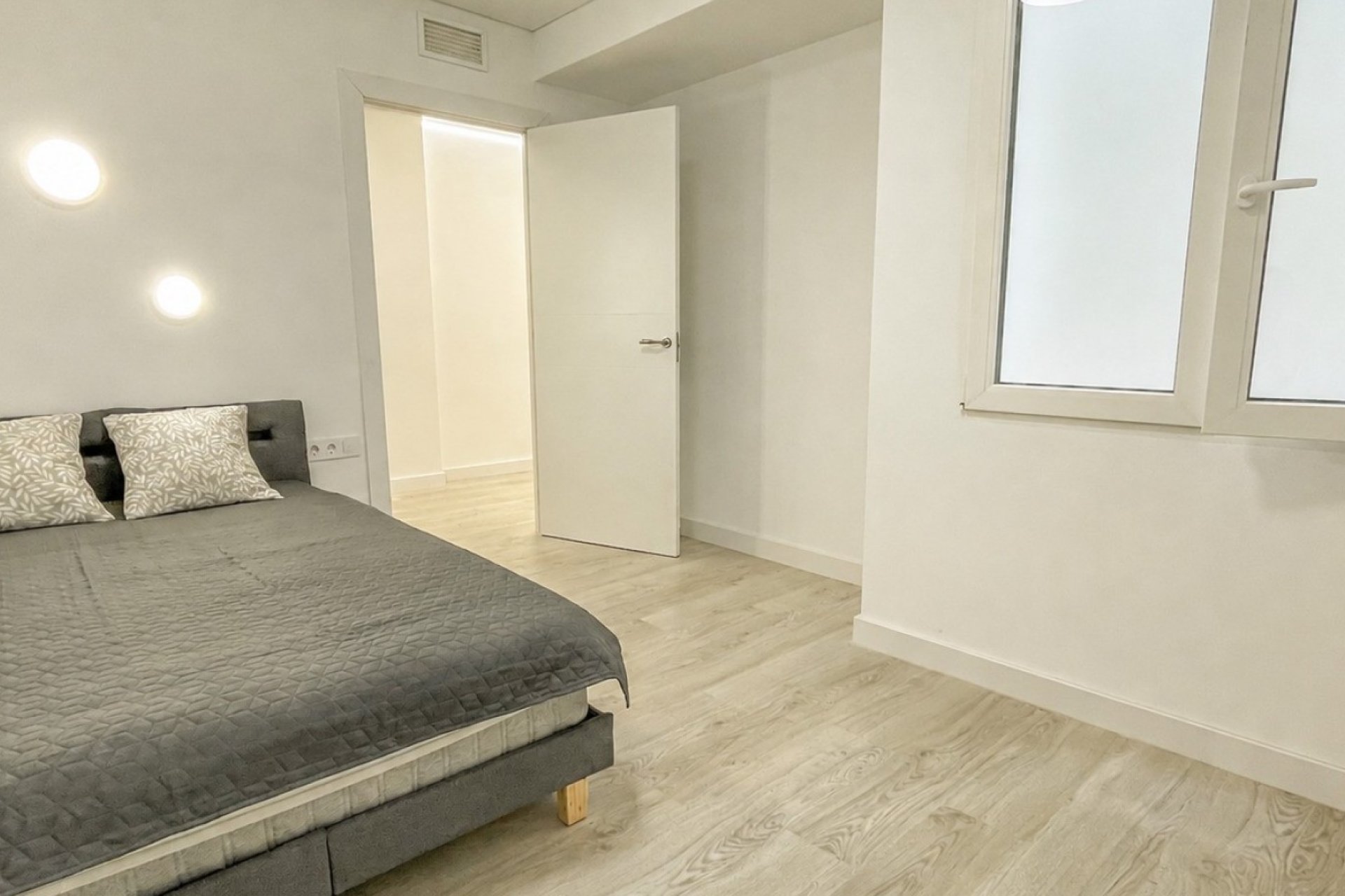 Resale - Apartament / Duplex - Torrevieja - Acequion