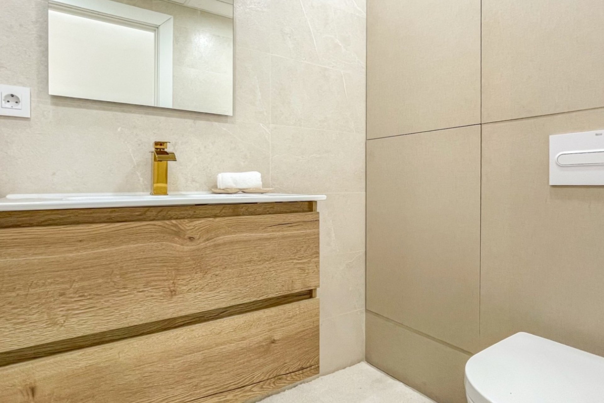 Resale - Apartament / Duplex - Torrevieja - Acequion