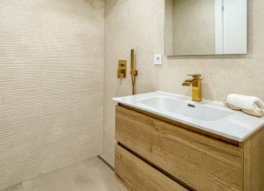 Resale - Apartament / Duplex - Torrevieja - Acequion
