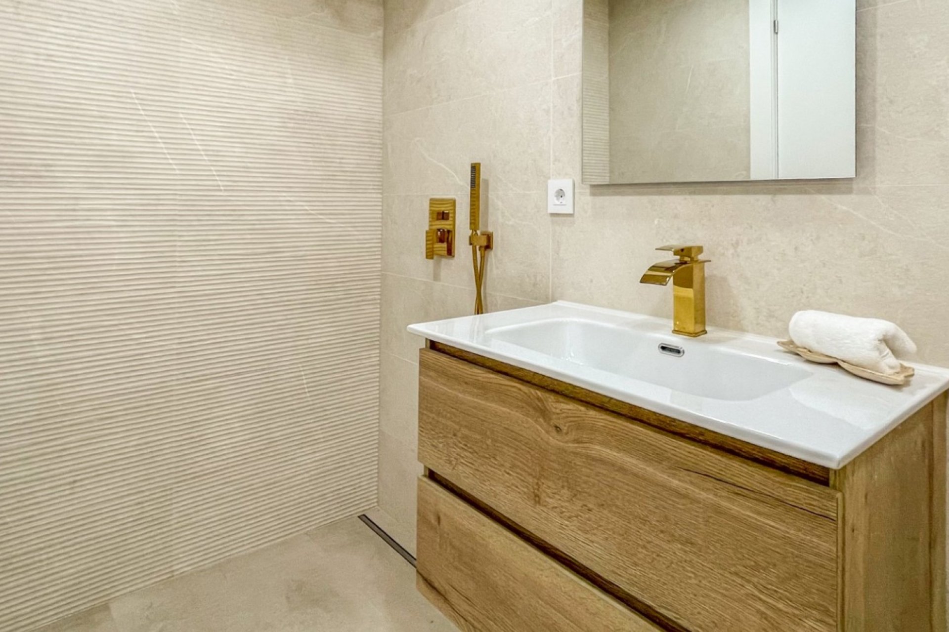 Resale - Apartament / Duplex - Torrevieja - Acequion