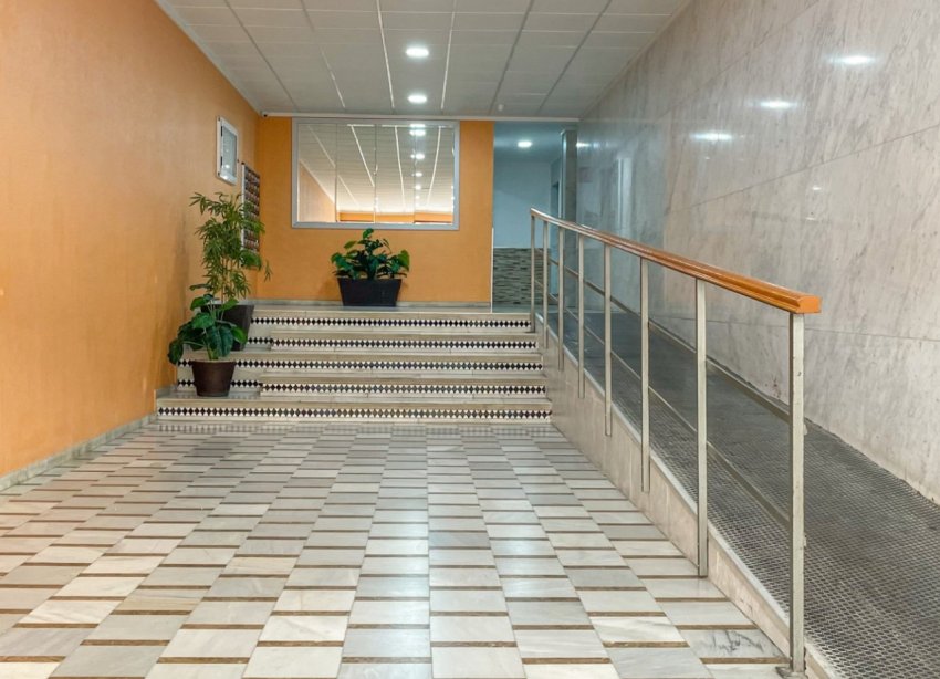Resale - Apartament / Duplex - Torrevieja - Acequion