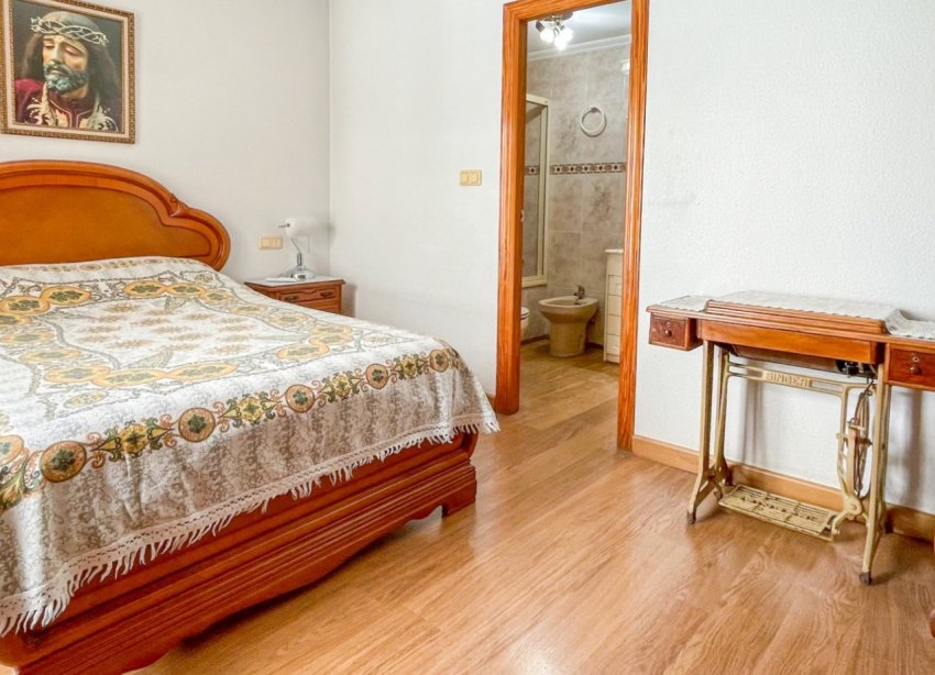 Resale - Apartament / Duplex - Torrevieja - Acequion