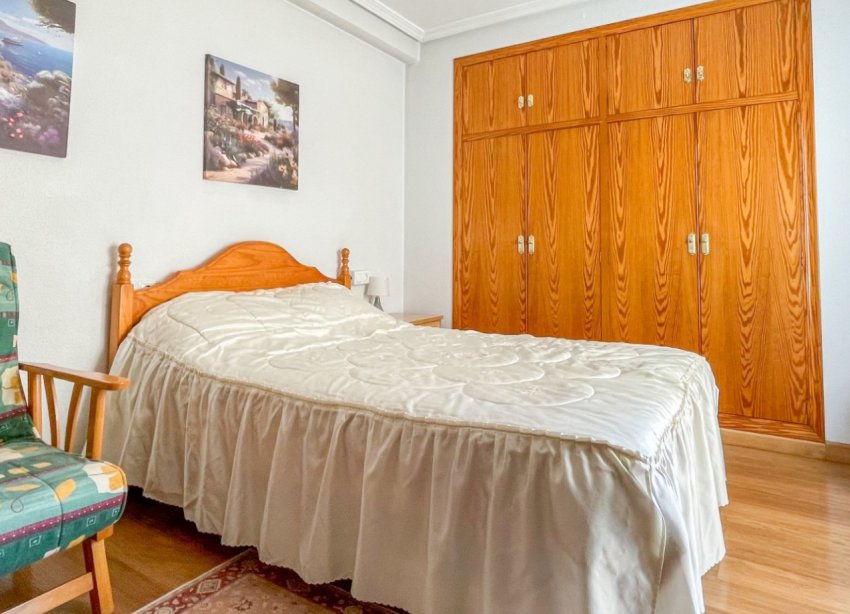 Resale - Apartament / Duplex - Torrevieja - Acequion