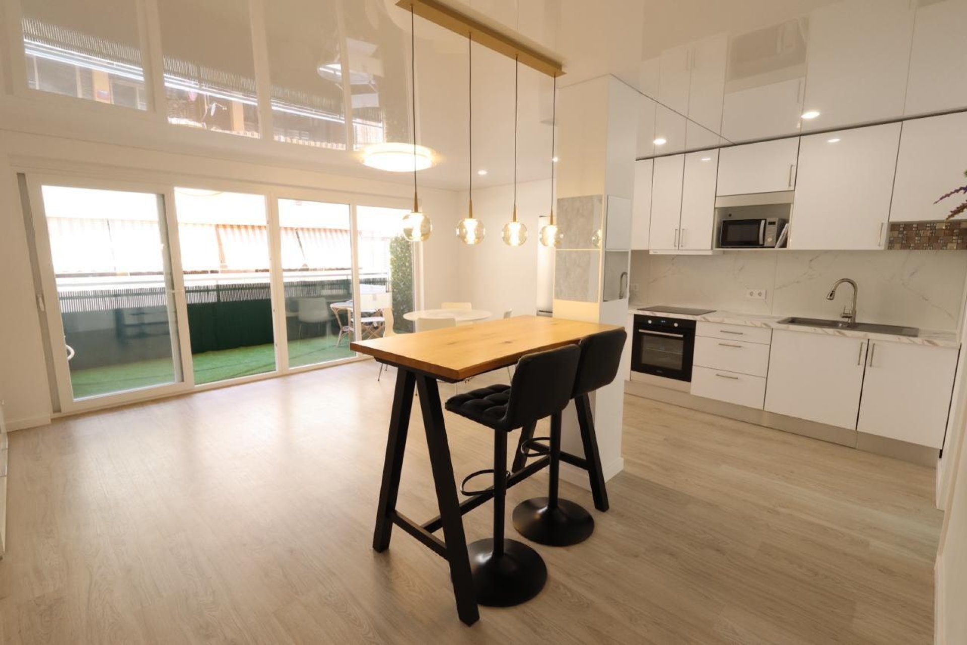 Resale - Apartament / Duplex - Torrevieja - Acequion