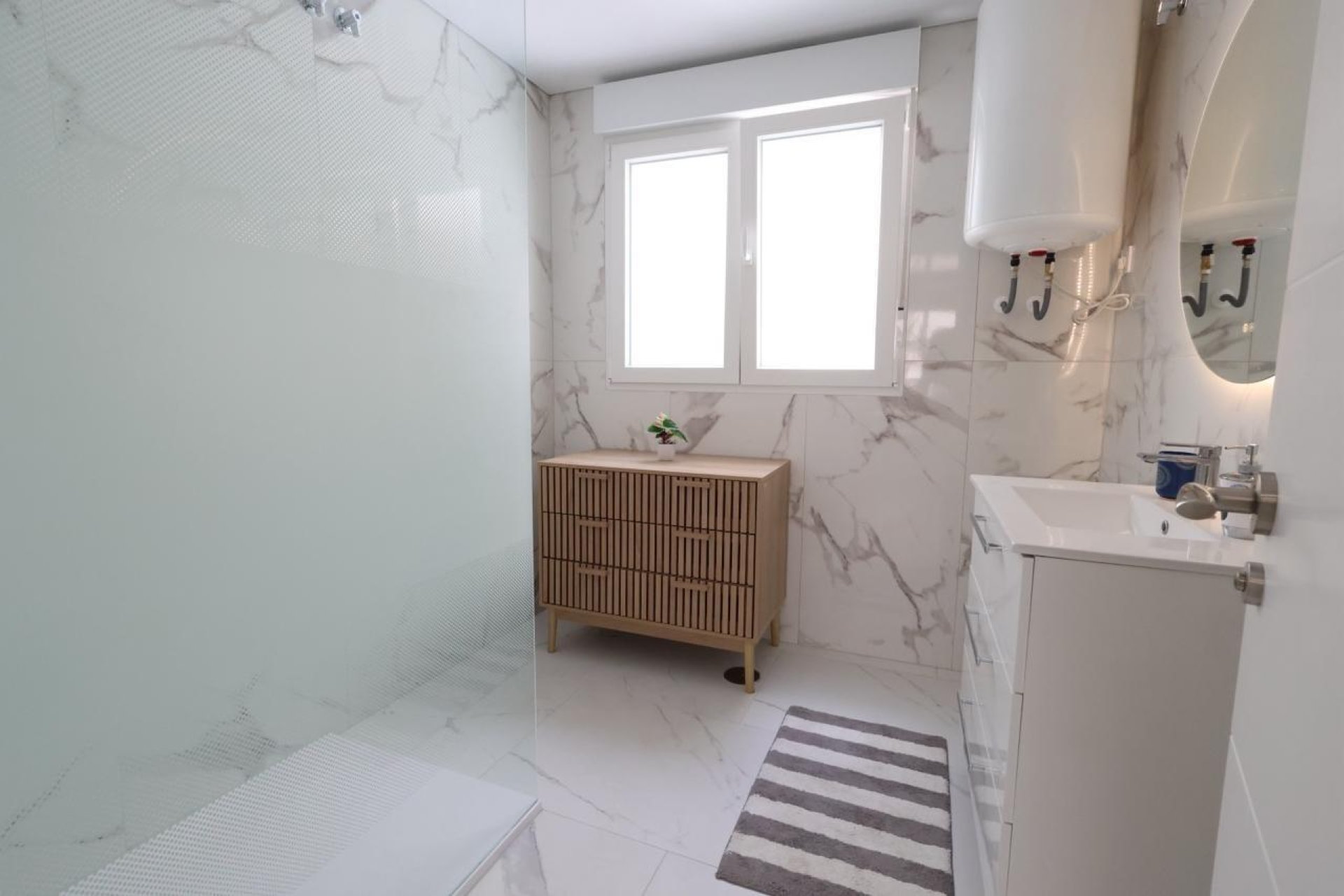 Resale - Apartament / Duplex - Torrevieja - Acequion