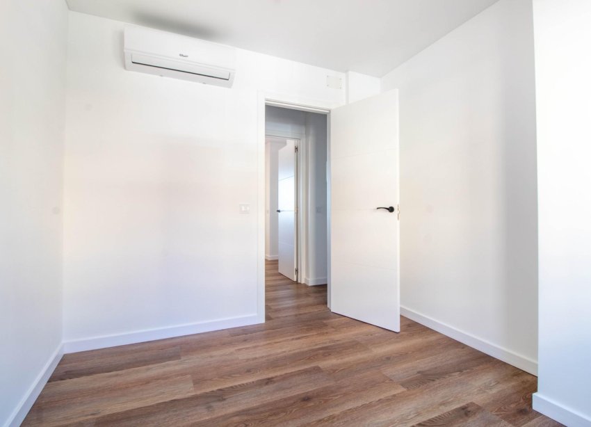Resale - Apartament / Duplex - Torrevieja - Acequion