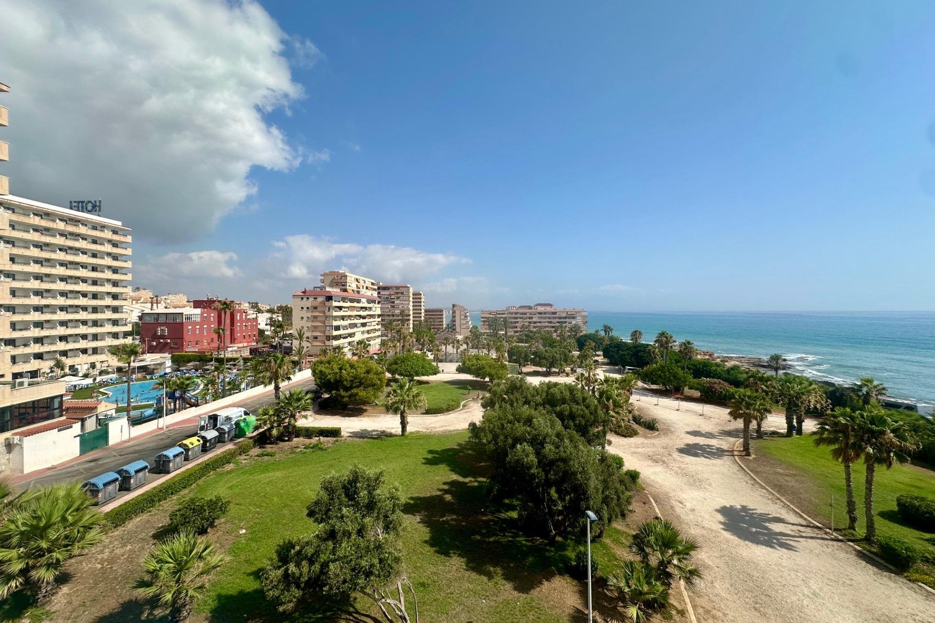 Resale - Apartament / Duplex - Torrevieja - Cabo Cervera