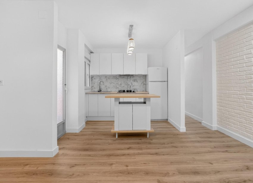 Resale - Apartament / Duplex - Torrevieja - Centro