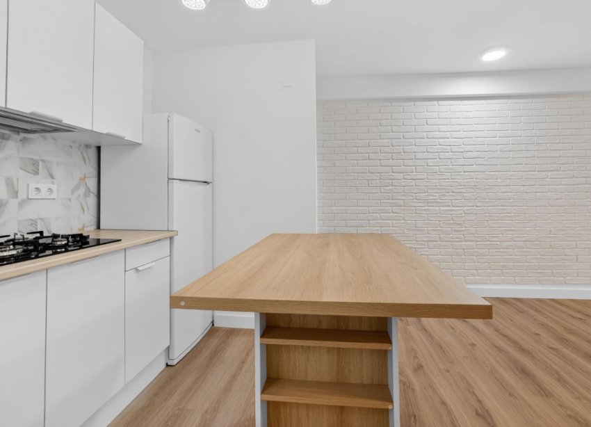 Resale - Apartament / Duplex - Torrevieja - Centro