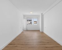 Resale - Apartament / Duplex - Torrevieja - Centro