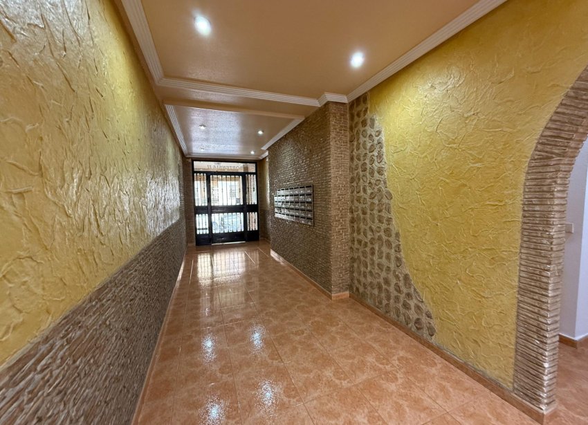Resale - Apartament / Duplex - Torrevieja - Centro