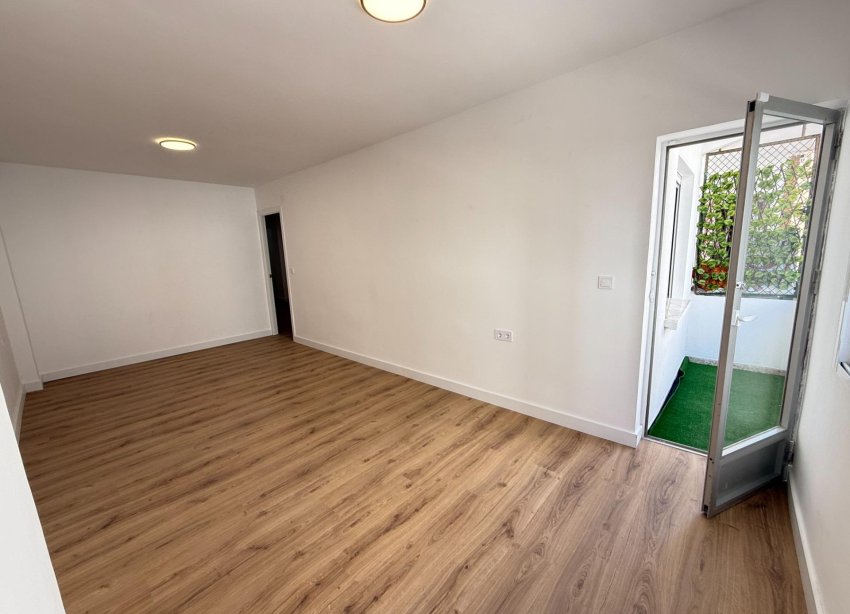 Resale - Apartament / Duplex - Torrevieja - Centro