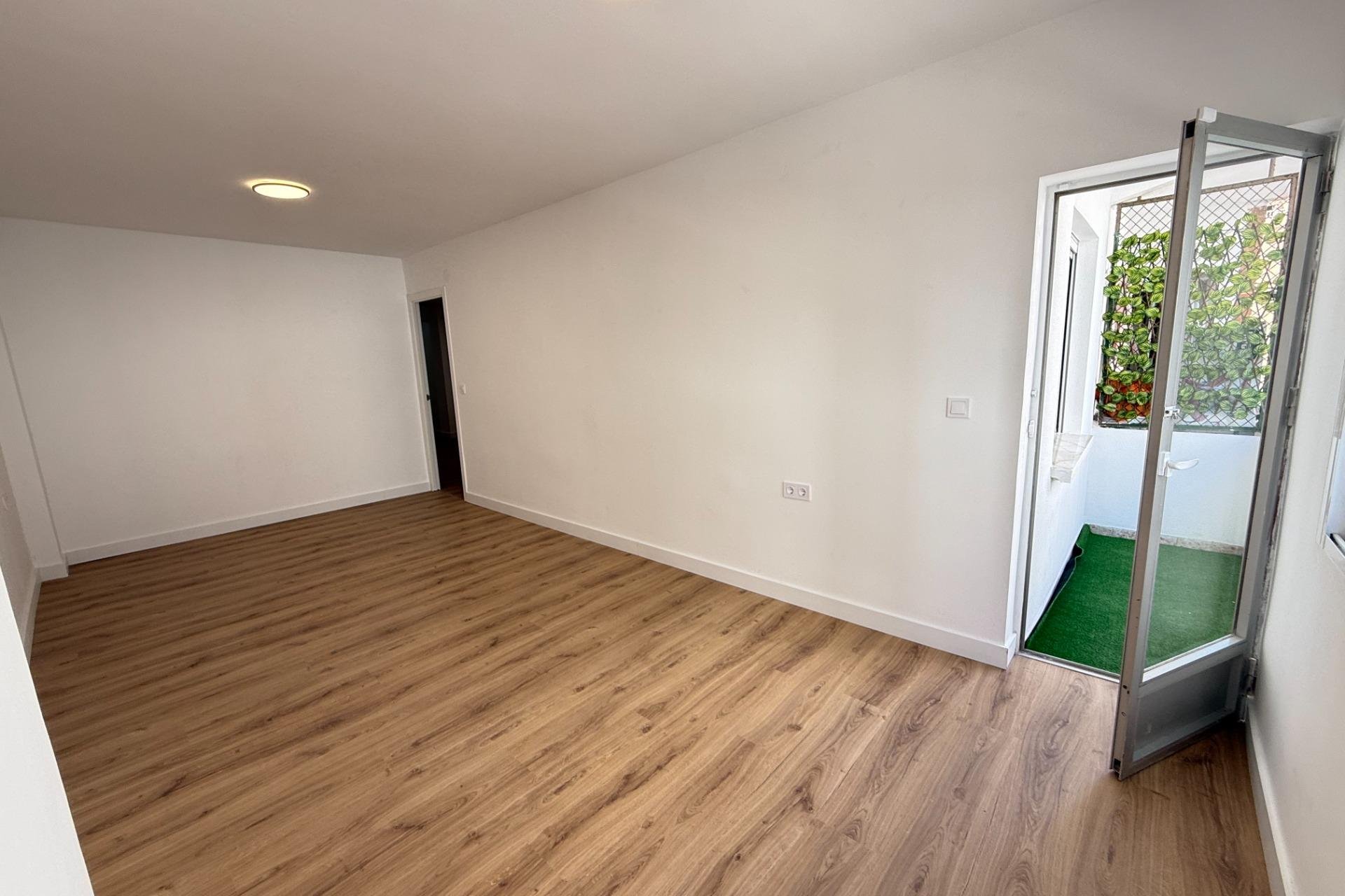 Resale - Apartament / Duplex - Torrevieja - Centro
