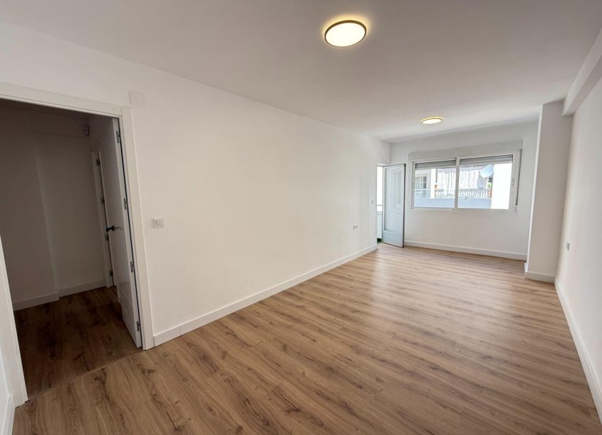 Resale - Apartament / Duplex - Torrevieja - Centro