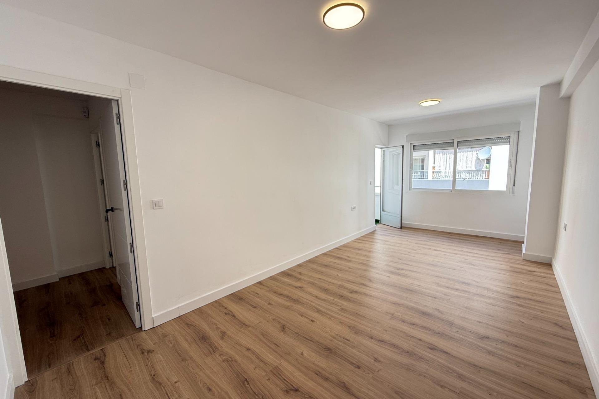 Resale - Apartament / Duplex - Torrevieja - Centro
