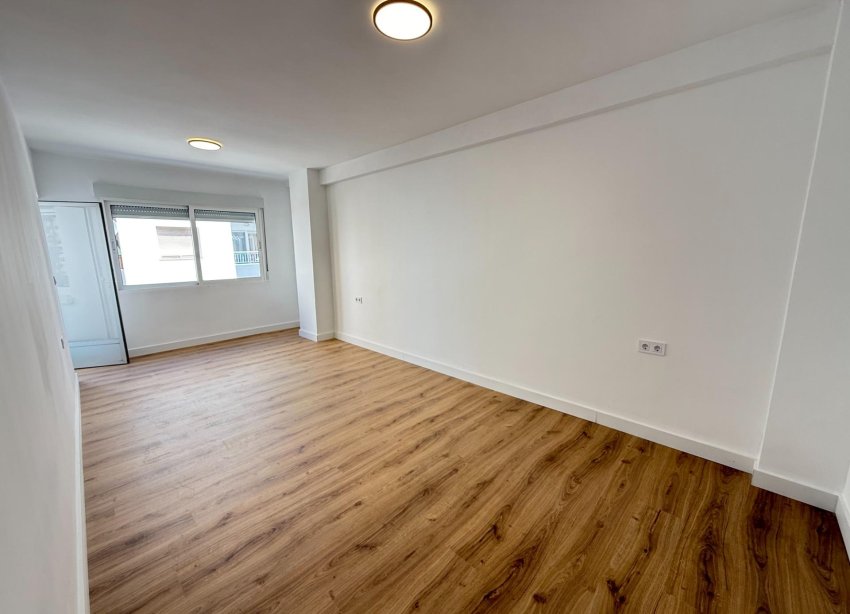 Resale - Apartament / Duplex - Torrevieja - Centro