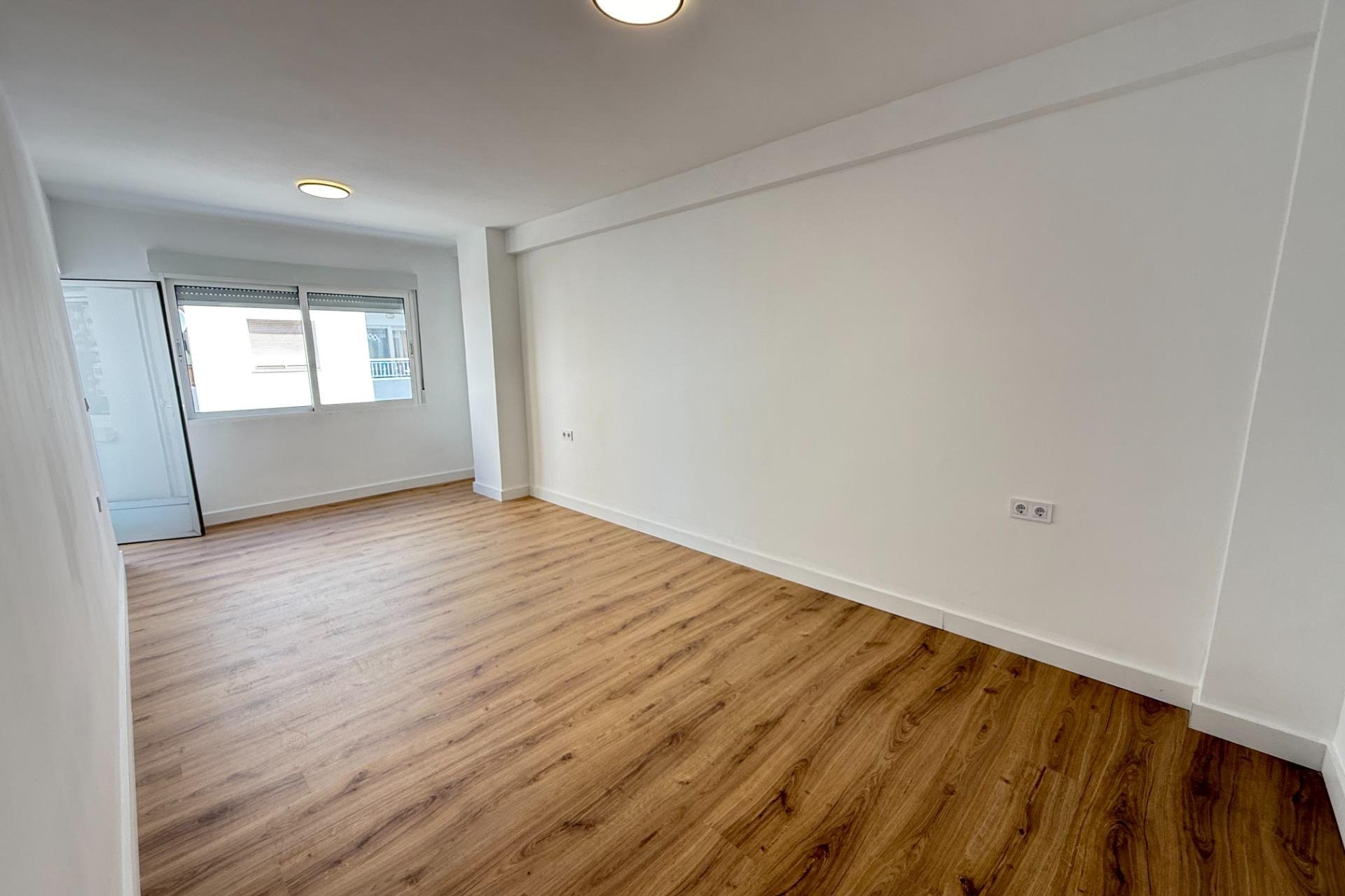 Resale - Apartament / Duplex - Torrevieja - Centro