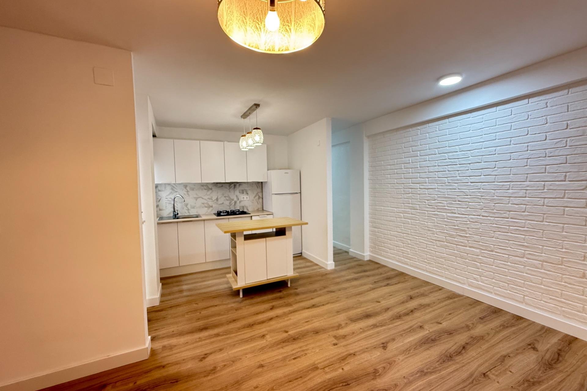 Resale - Apartament / Duplex - Torrevieja - Centro