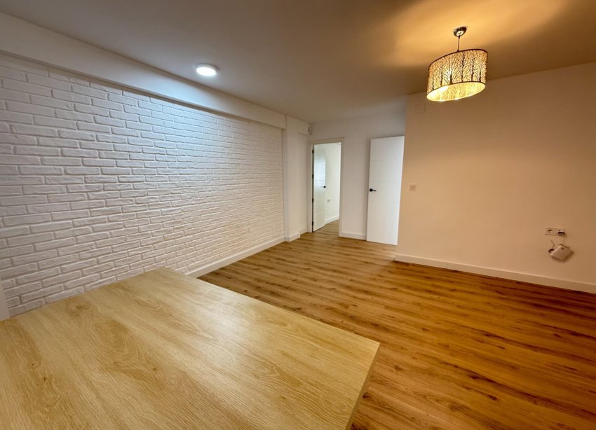 Resale - Apartament / Duplex - Torrevieja - Centro