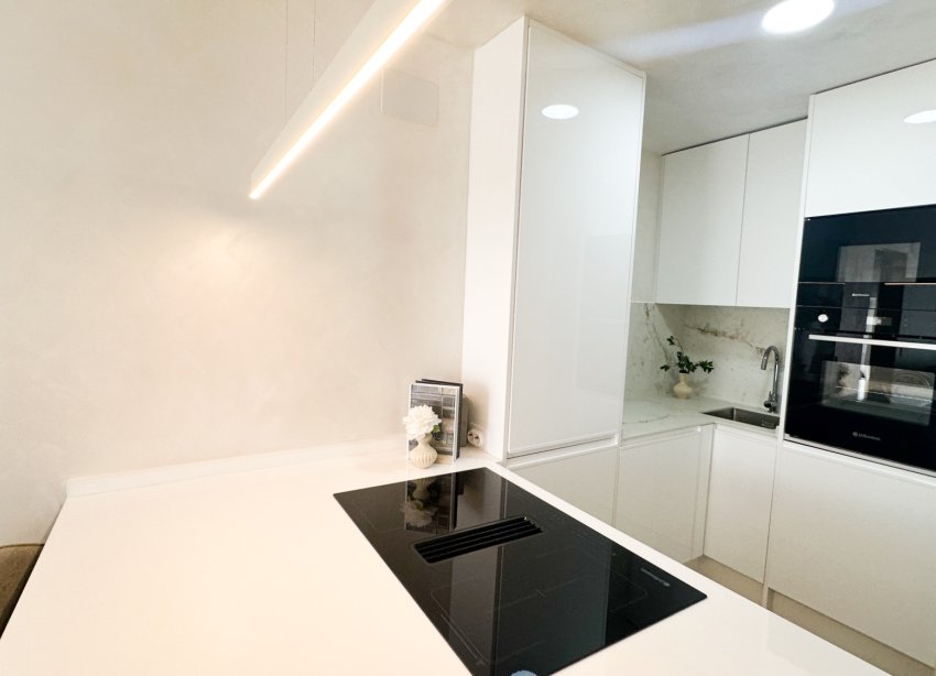 Resale - Apartament / Duplex - Torrevieja - Centro