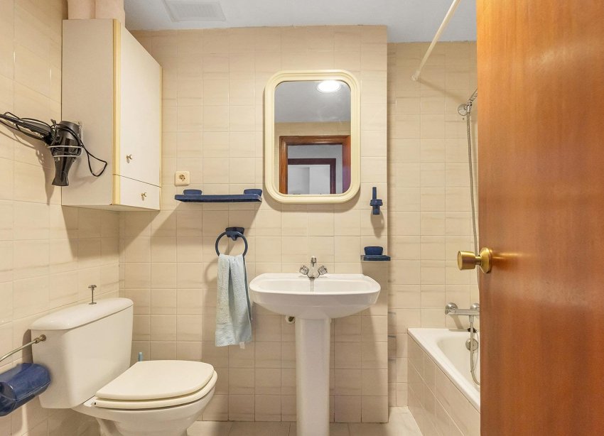 Resale - Apartament / Duplex - Torrevieja - Estacion de autobuses