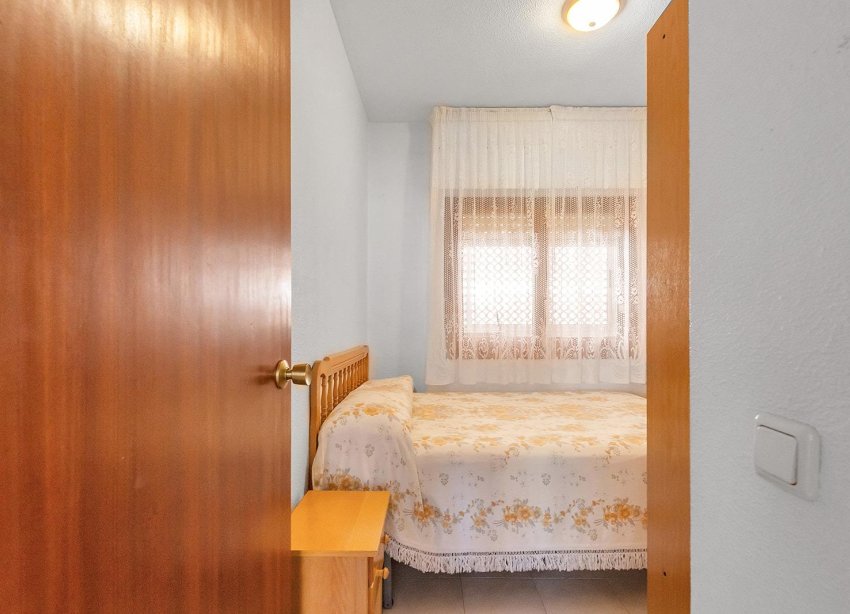 Resale - Apartament / Duplex - Torrevieja - Estacion de autobuses