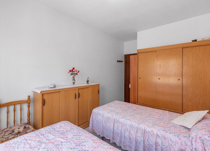 Resale - Apartament / Duplex - Torrevieja - Estacion de autobuses