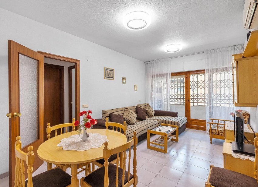 Resale - Apartament / Duplex - Torrevieja - Estacion de autobuses