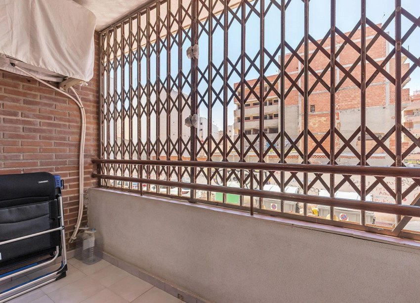 Resale - Apartament / Duplex - Torrevieja - Estacion de autobuses