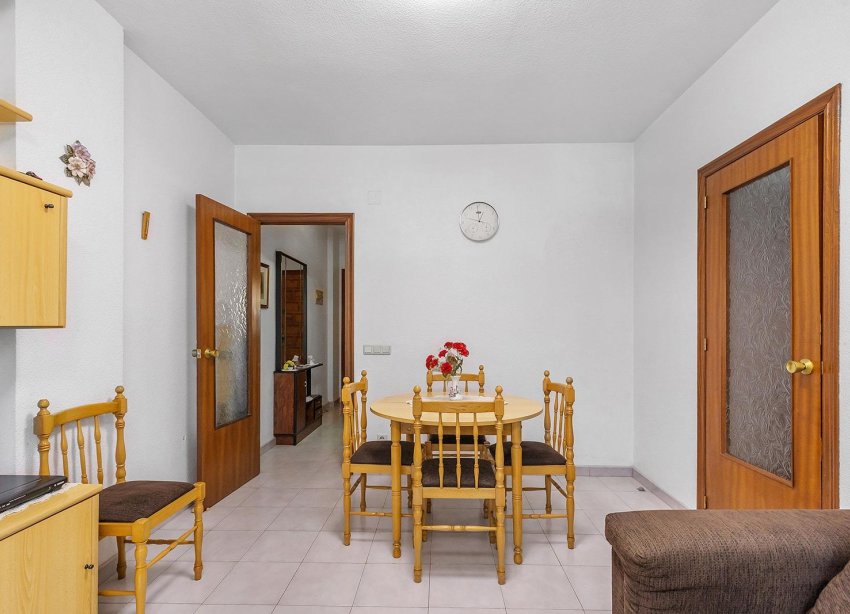 Resale - Apartament / Duplex - Torrevieja - Estacion de autobuses