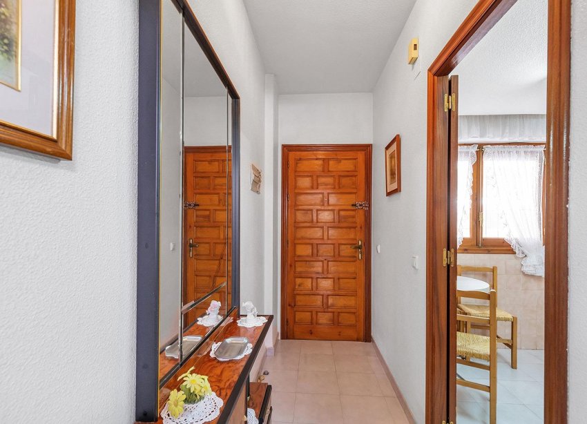 Resale - Apartament / Duplex - Torrevieja - Estacion de autobuses