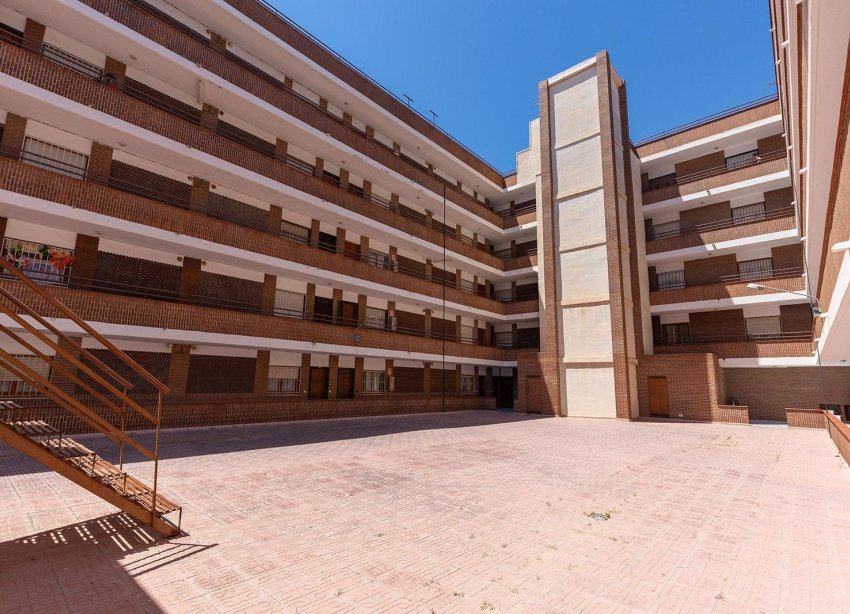 Resale - Apartament / Duplex - Torrevieja - Estacion de autobuses