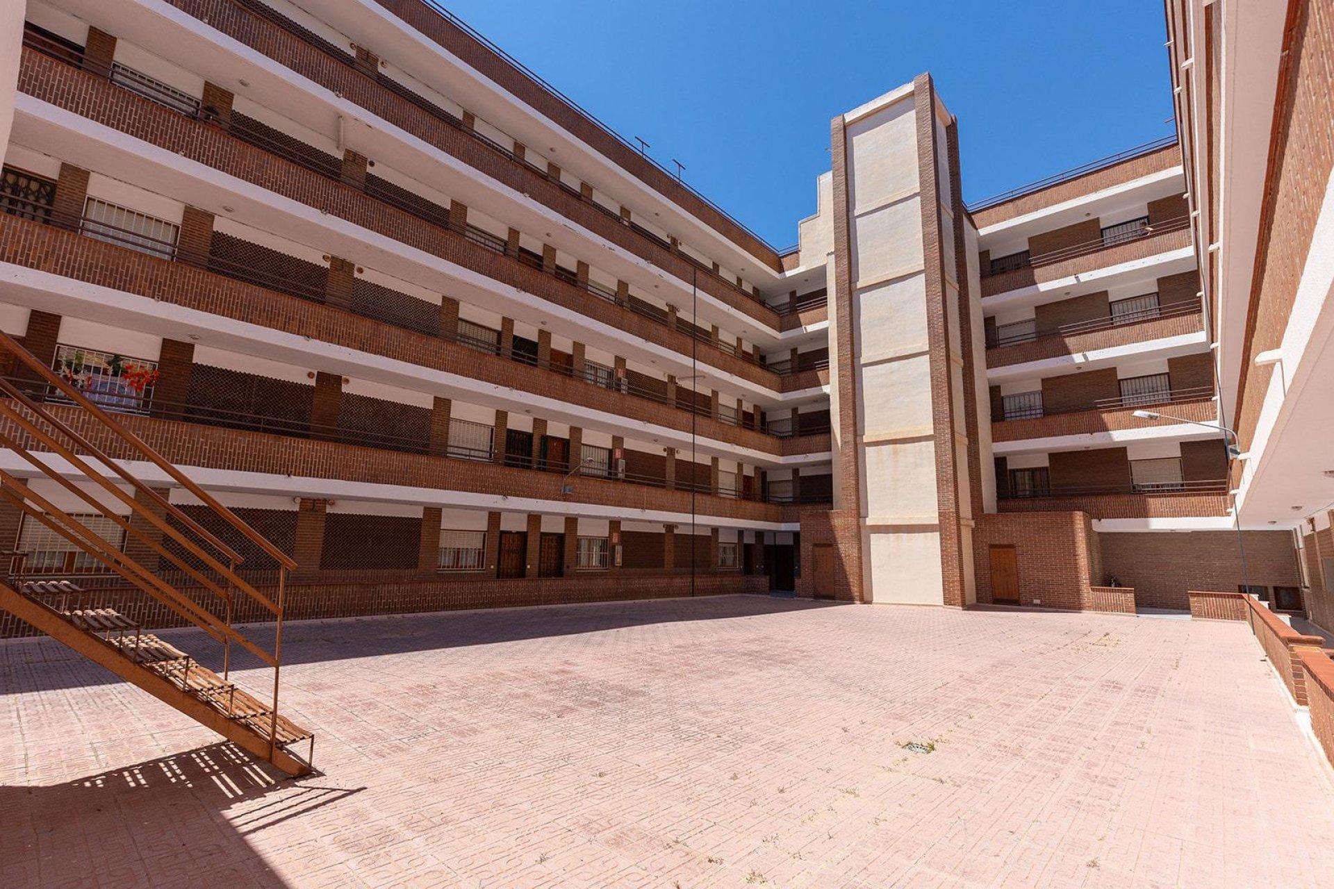 Resale - Apartament / Duplex - Torrevieja - Estacion de autobuses