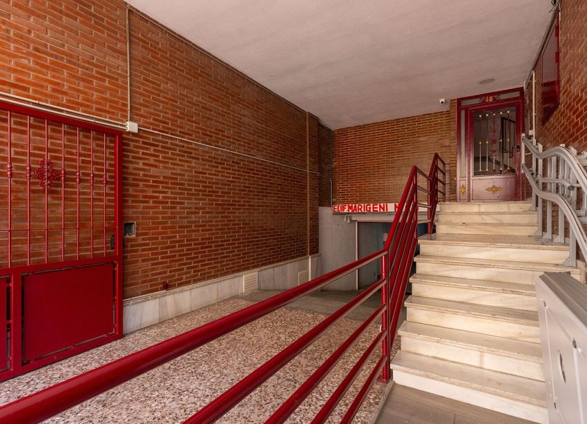 Resale - Apartament / Duplex - Torrevieja - Estacion de autobuses