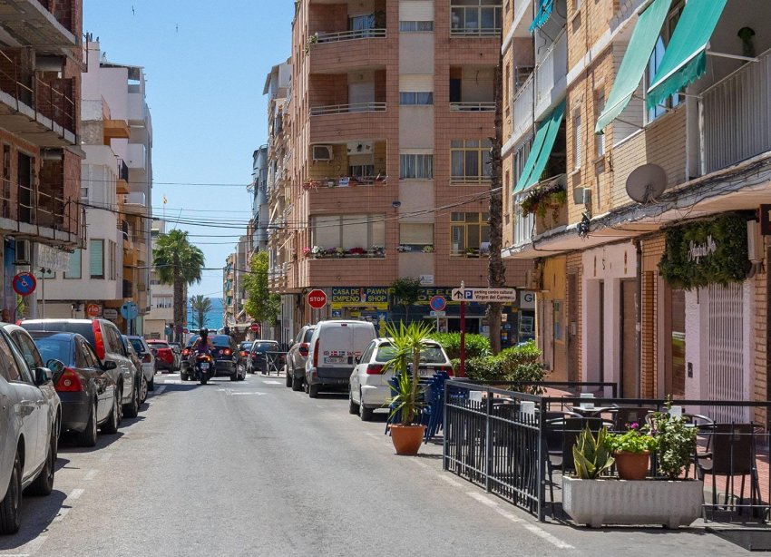 Resale - Apartament / Duplex - Torrevieja - Estacion de autobuses