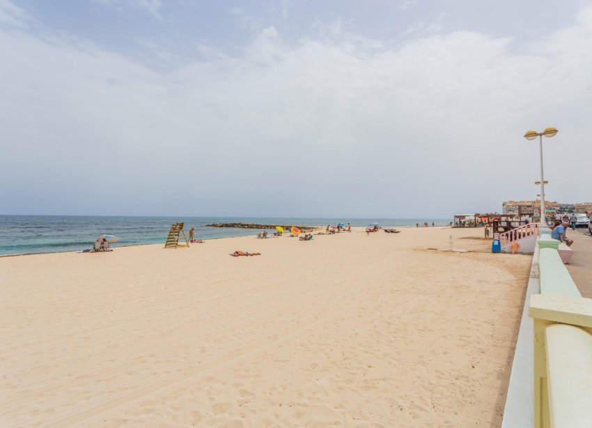 Resale - Apartament / Duplex - Torrevieja - Estacion de autobuses