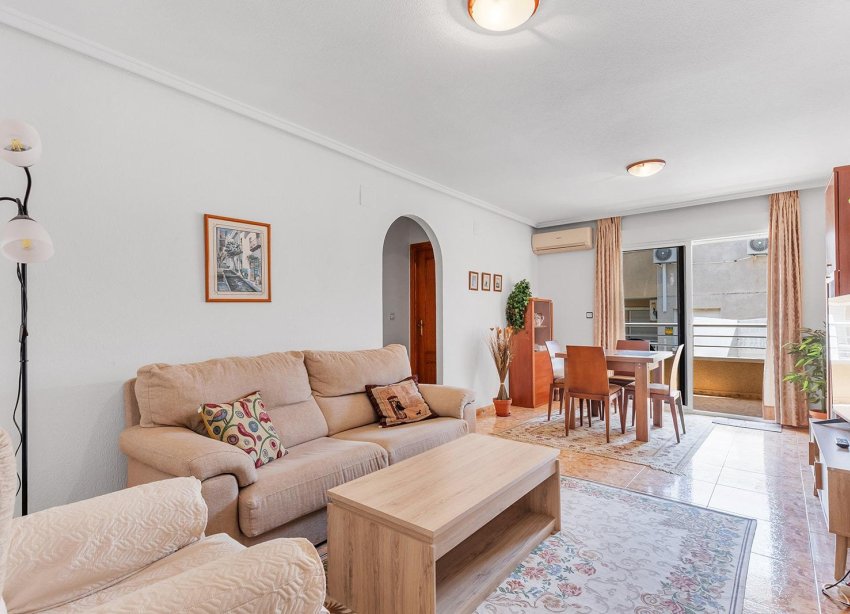 Resale - Apartament / Duplex - Torrevieja - Estacion de autobuses