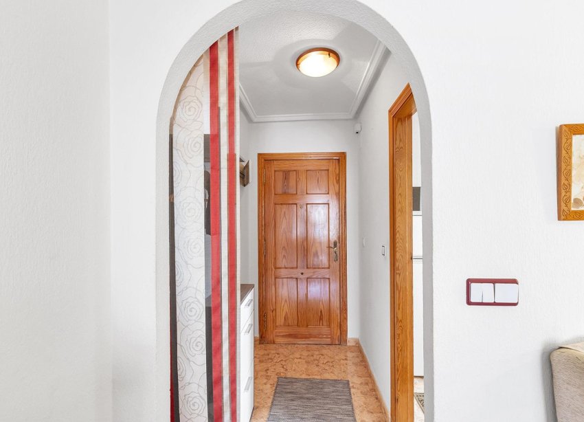 Resale - Apartament / Duplex - Torrevieja - Estacion de autobuses