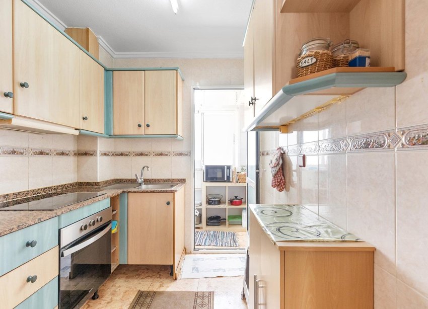 Resale - Apartament / Duplex - Torrevieja - Estacion de autobuses