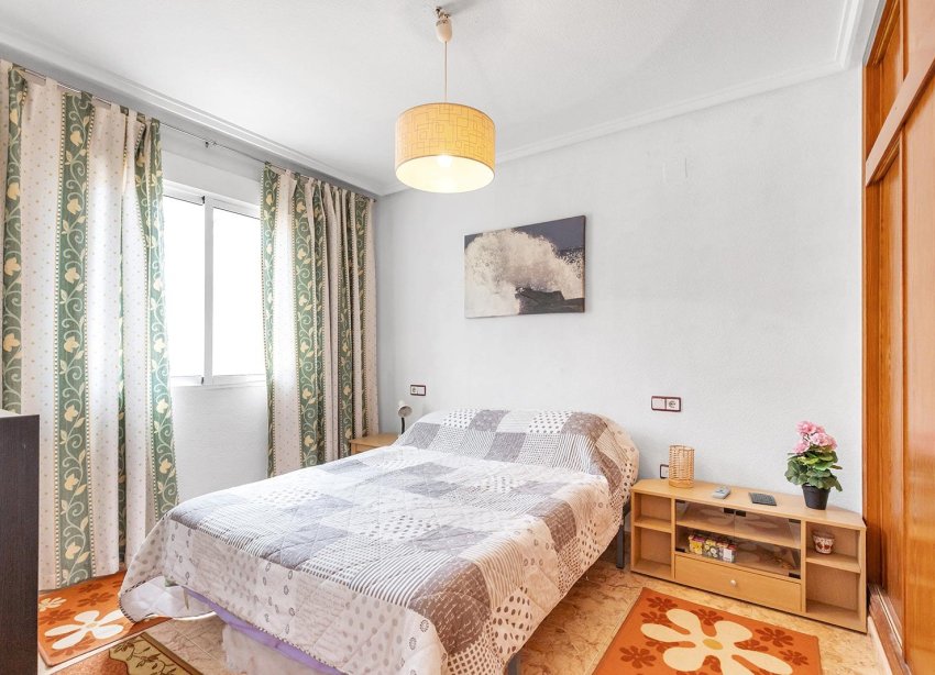 Resale - Apartament / Duplex - Torrevieja - Estacion de autobuses