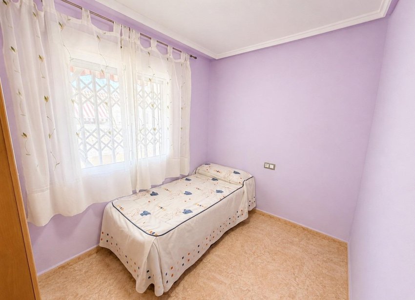 Resale - Apartament / Duplex - Torrevieja - Estacion de autobuses