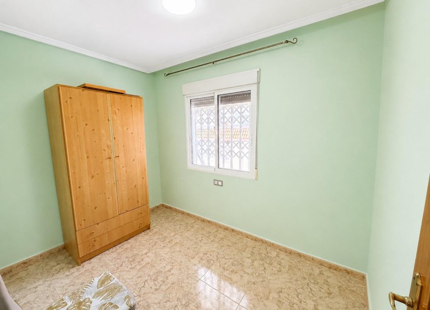 Resale - Apartament / Duplex - Torrevieja - Estacion de autobuses